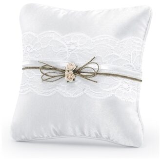 Bruiloft/Huwelijk ringen kussen met roze roosjes