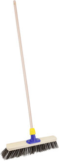 Buiten of tuin bezem Robby - Harde kop van 40 cm - Houten steel 120 cm - Met steelhouder