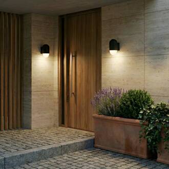 buitenwandlamp Pilva, zwart, metaal, IP44, E27 zwart, wit