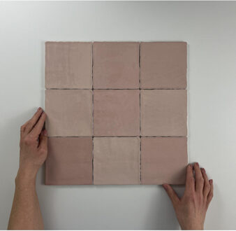 By Goof Moos wandtegel handvorm 13 x 13 cm, pink glans