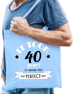 cadeau tas heren - 40 en perfect - lichtblauw - katoen - 42 x 38 cm - veertig