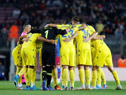 Cadiz vs Granada CF (Segunda División) (Eigen vervoer)