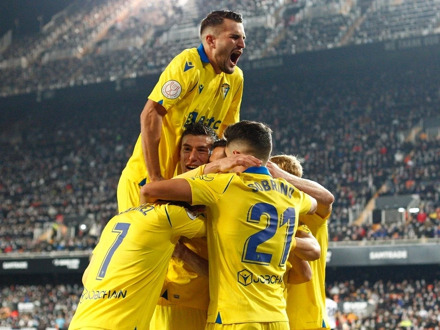 Cadiz vs Malaga (Segunda División) (Eigen vervoer)