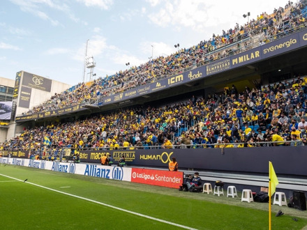 Cadiz vs Sporting Gijon (Segunda División) (Eigen vervoer)