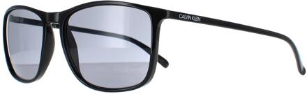 Calvin Klein CK20524S 001 glanzend zwarte effen rookgrijze zonnebril