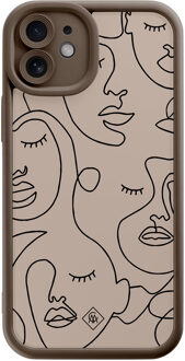 Casimoda iPhone 11 bruine case - Abstract faces Bruin/beige