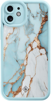 Casimoda iPhone 12 blauwe case - Marmer lichtblauw