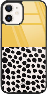 Casimoda iPhone 12 glazen hardcase - Abstract geel