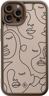Casimoda iPhone 12 Pro bruine case - Abstract faces Bruin/beige