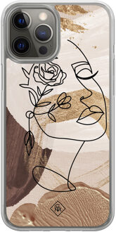 Casimoda iPhone 12 (Pro) hybride hoesje - Abstract gezicht bruin Bruin/beige