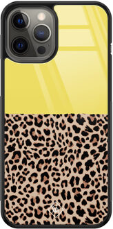 Casimoda iPhone 12 Pro Max glazen hardcase - Luipaard geel