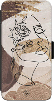 Casimoda iPhone 13 flipcase - Abstract gezicht bruin Bruin/beige