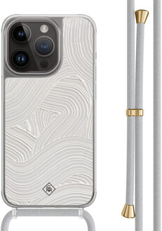 Casimoda iPhone 13 Pro hoesje met grijs koord - Abstract painted waves Bruin/beige