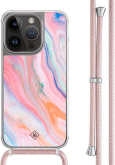 Casimoda iPhone 13 Pro hoesje met rosegoud koord - Pink glam Roze