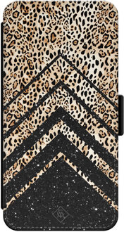 Casimoda iPhone 14 flipcase - Luipaard chevron Bruin/beige
