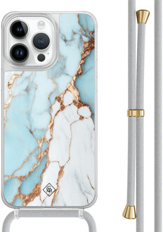 Casimoda iPhone 14 Pro Max hoesje met grijs koord - Marmer lichtblauw