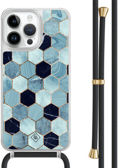 Casimoda iPhone 14 Pro Max hoesje met zwart koord - Blue cubes Blauw