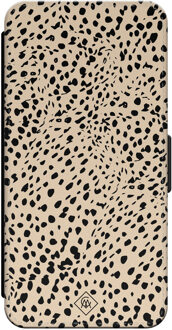 Casimoda iPhone 15 flipcase - Spot on Bruin/beige