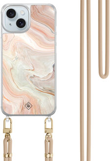 Casimoda iPhone 15 hoesje met beige koord - Marmer waves Bruin/beige