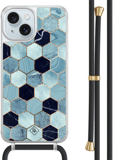 Casimoda iPhone 15 hoesje met zwart koord - Blue cubes Blauw