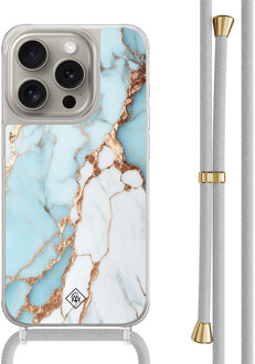 Casimoda iPhone 15 Pro hoesje met grijs koord - Marmer lichtblauw