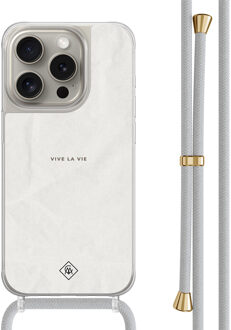 Casimoda iPhone 15 Pro hoesje met grijs koord - Vive la vie Grijs/zilverkleurig