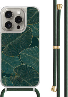 Casimoda iPhone 15 Pro hoesje met groen koord - Monstera leaves Zwart, Goudkleurig