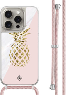 Casimoda iPhone 15 Pro hoesje met rosegoud koord - Ananas Roze