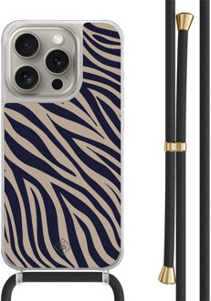 Casimoda iPhone 15 Pro hoesje met zwart koord - Chevron navy Blauw