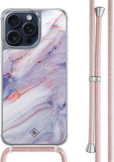Casimoda iPhone 15 Pro Max hoesje met rosegoud koord - Marmer paars