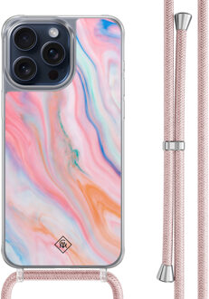Casimoda iPhone 15 Pro Max hoesje met rosegoud koord - Pink glam Roze