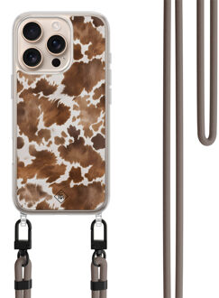 Casimoda iPhone 16 Pro Max hoesje met bruin koord - Cowhide Chic Bruin/beige