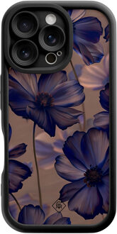 Casimoda iPhone 16 Pro zwarte case - Twilight petals Paars