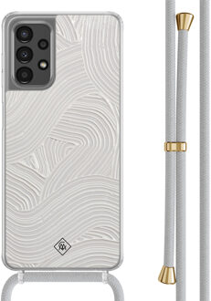 Casimoda Samsung Galaxy A13 4G hoesje met grijs koord - Abstract beige waves Bruin/beige