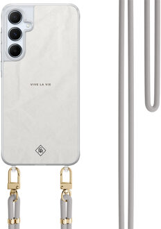Casimoda Samsung Galaxy A15 hoesje met grijs koord - Vive la vie Grijs/zilverkleurig