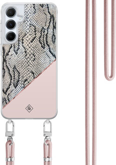 Casimoda Samsung Galaxy A15 hoesje met rosegoud koord - Snake print Roze