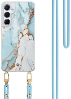 Casimoda Samsung Galaxy A35 hoesje met blauw koord - Marmer lichtblauw
