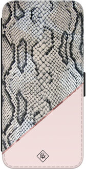 Casimoda Samsung Galaxy S22 flipcase - Snake print roze