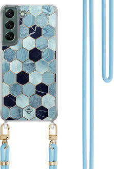 Casimoda Samsung Galaxy S22 hoesje met blauw koord - Blue cubes