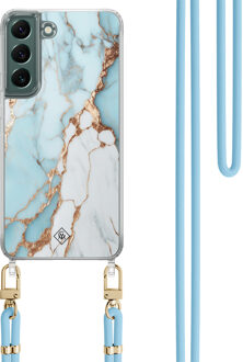 Casimoda Samsung Galaxy S22 Plus hoesje met blauw koord - Marmer lichtblauw