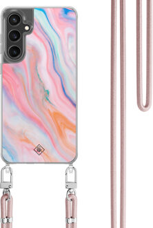 Casimoda Samsung Galaxy S23 FE hoesje met rosegoud koord - Pink glam Roze