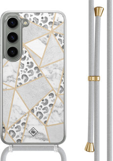 Casimoda Samsung Galaxy S23 hoesje met grijs koord - Stone & leopard Grijs/zilverkleurig