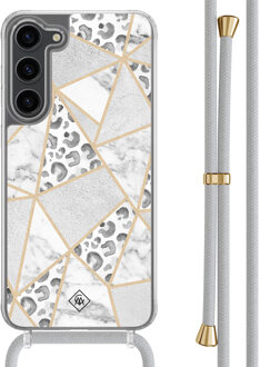 Casimoda Samsung Galaxy S23 Plus hoesje met grijs koord - Stone & leopard Grijs/zilverkleurig