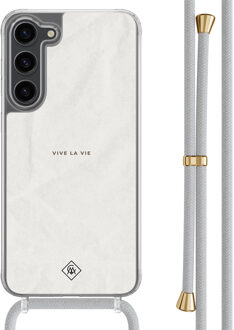 Casimoda Samsung Galaxy S23 Plus hoesje met grijs koord - Vive la vie Grijs/zilverkleurig
