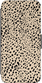 Casimoda Samsung Galaxy S24 flipcase - Spot on Bruin/beige