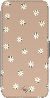 Casimoda Samsung Galaxy S24 flipcase - Sweet daisies Bruin/beige