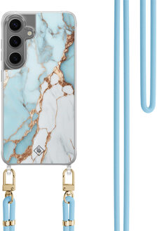 Casimoda Samsung Galaxy S24 hoesje met blauw koord - Marmer lichtblauw
