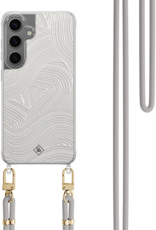 Casimoda Samsung Galaxy S24 hoesje met grijs koord - Abstract waves Grijs/zilverkleurig