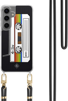 Casimoda Samsung Galaxy S24 Plus hoesje met zwart koord - Cassette mixtape
