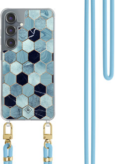 Casimoda Samsung Galaxy S25 hoesje met blauw koord - Blue cubes